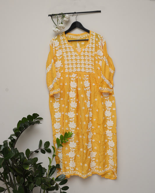 A perfect sunny side up chikankari handwork kurti. Straight Cut
